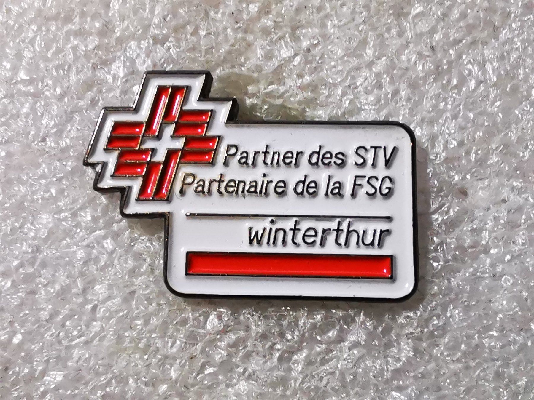 Placchette & Badge: Ansteckpin 66: Partner des STV Winterthur – Usato da Oppligen venduto da Pin-Fall-Shop
