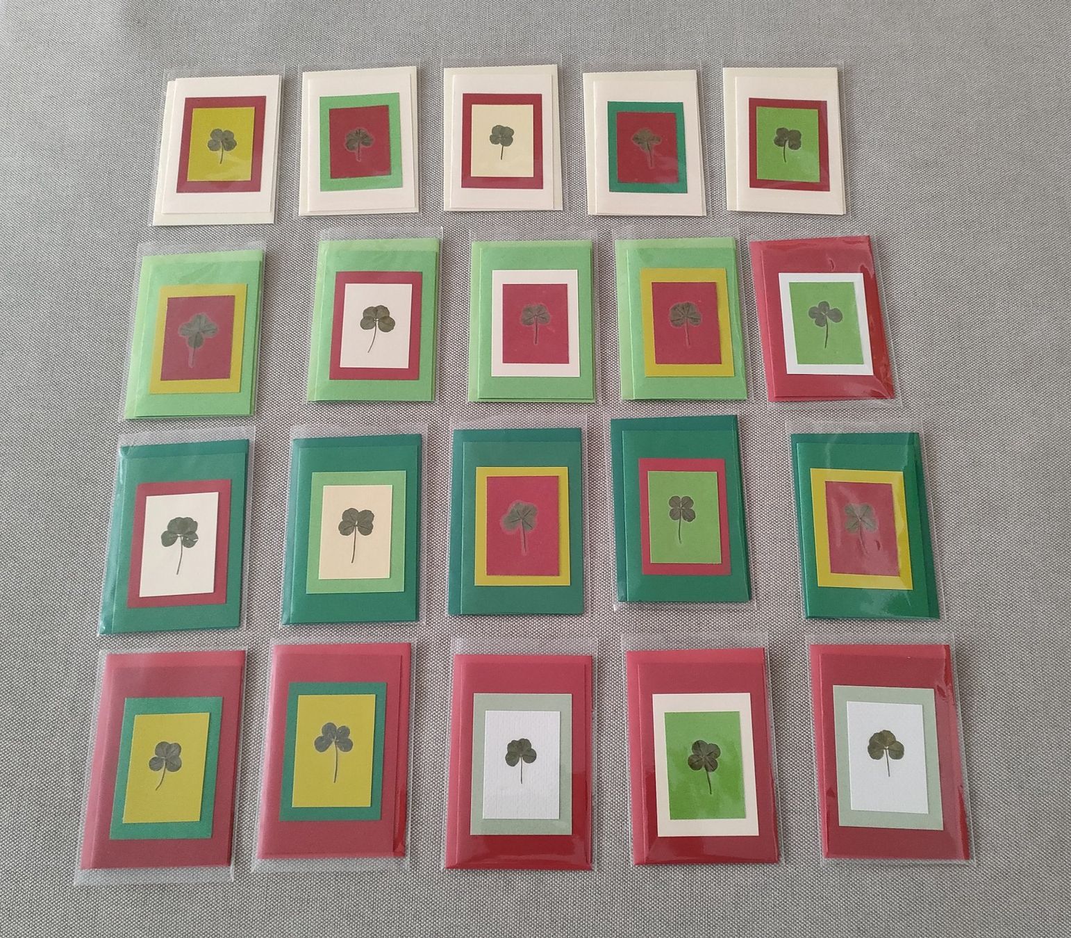 Cartoline: 20 Mini Karten mit echt Klee-75% Rabatt! – Nuovo e nell'imballaggio originale da Bern venduto da Lidia.5