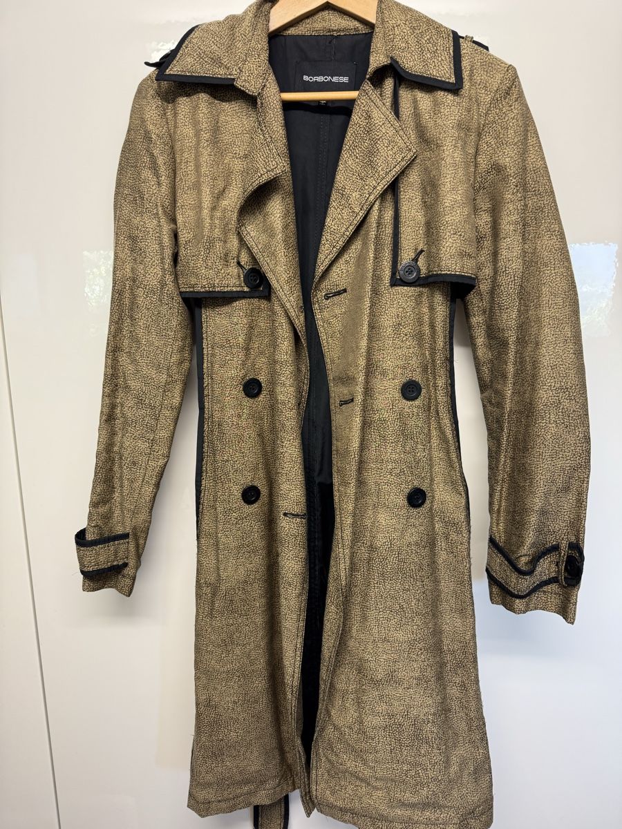 Cappotti: Trench Borbonese – Usato da Montagnola venduto da jamylafy