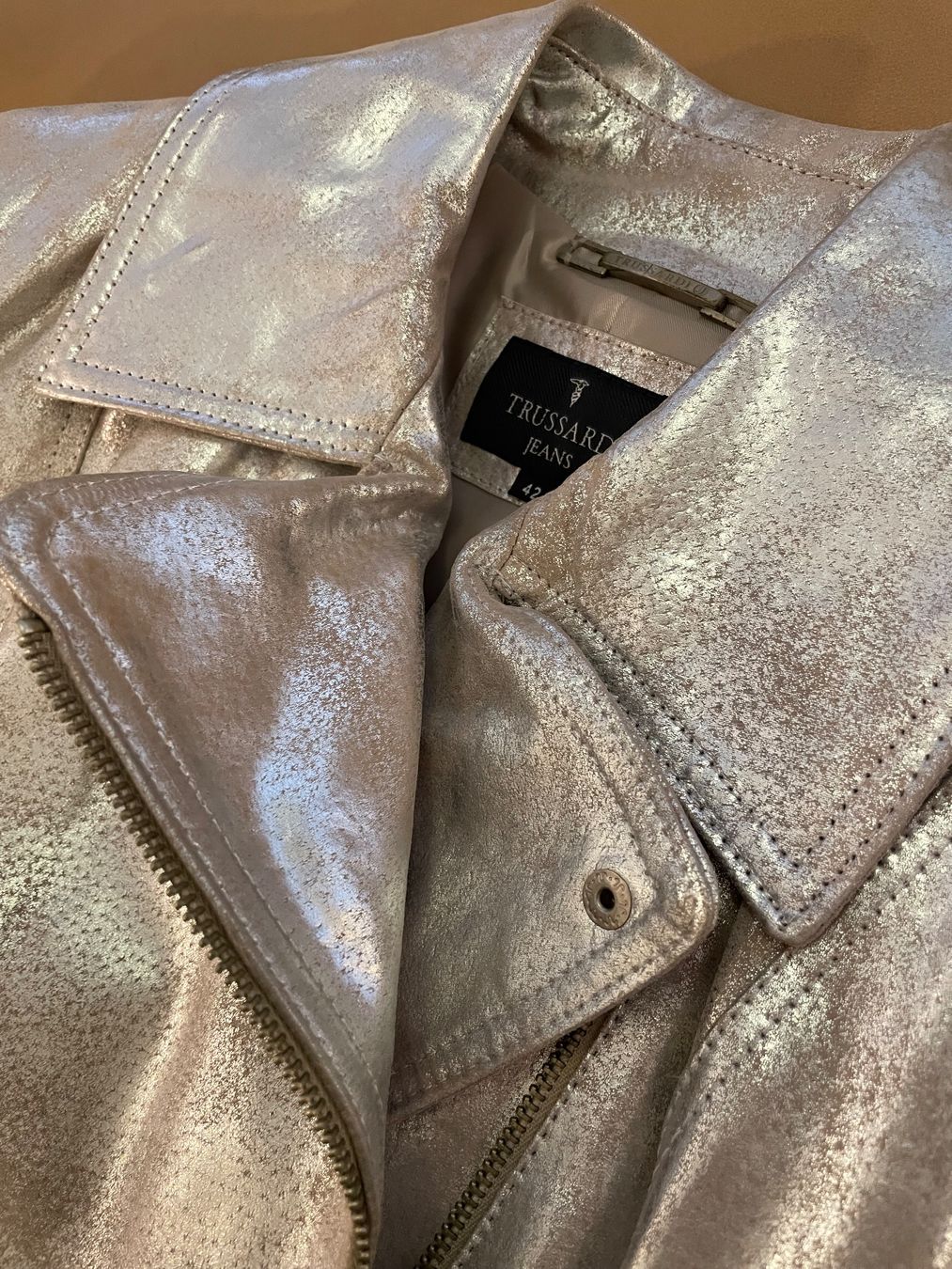 Trussardi Giacche: TRUSSARDI JEANS vintage Leather Jacket – Nuovo (secondo la descrizione) da Corcelles NE venduto da gingerbrain 7