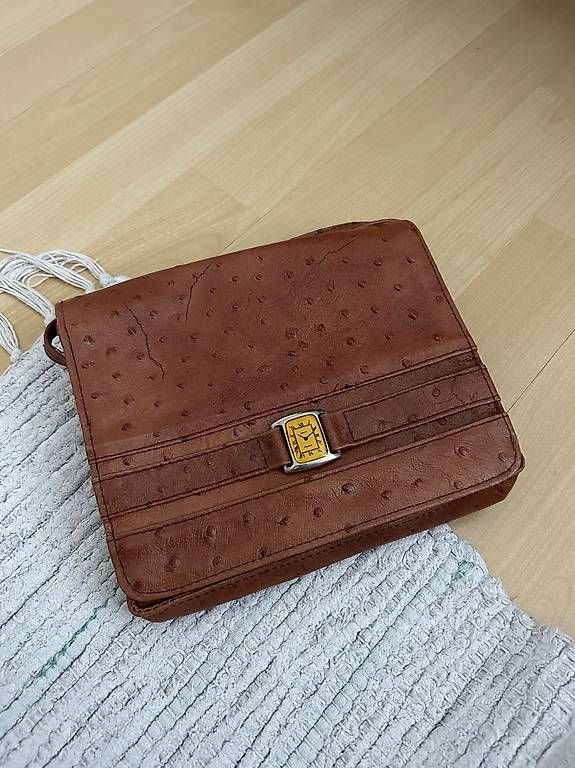 Taschen für Damen: Mini-Tasche aus Leder – Gebraucht aus Bütschwil von Mariia_Ch221