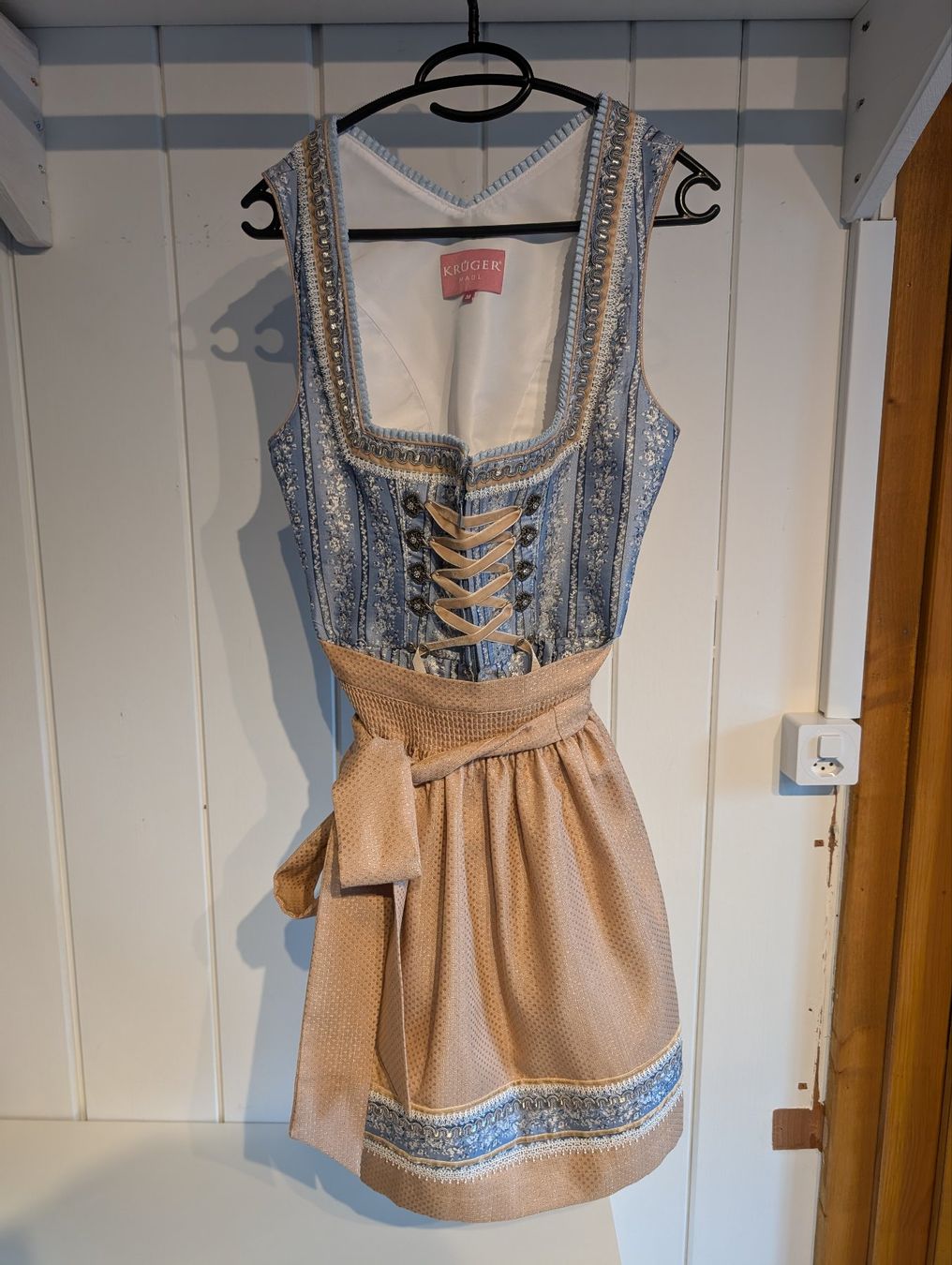 Krüger Vestiti: Krüger Dirndl Eike (50cm) – Nuovo (secondo la descrizione) da Ammerswil AG venduto da save__dave 1