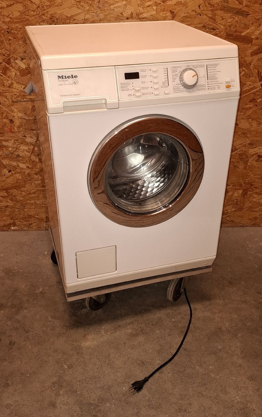 Miele Lavatrici: Waschmaschine Míele SOFTTRONIC – Usato da Sursee venduto da 4ng_77gs 1