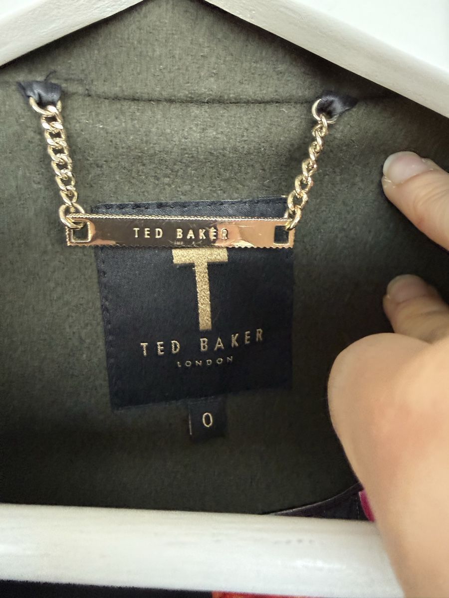Cappotti: Ted Baker Mantel – Usato da Küsnacht ZH venduto da rot_9jbx 1