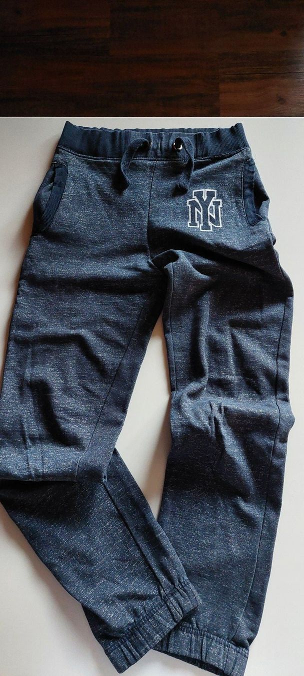 Pantaloni: Trainerhosen 146 / 152 – Usato da Lohn SH venduto da Zwierbel