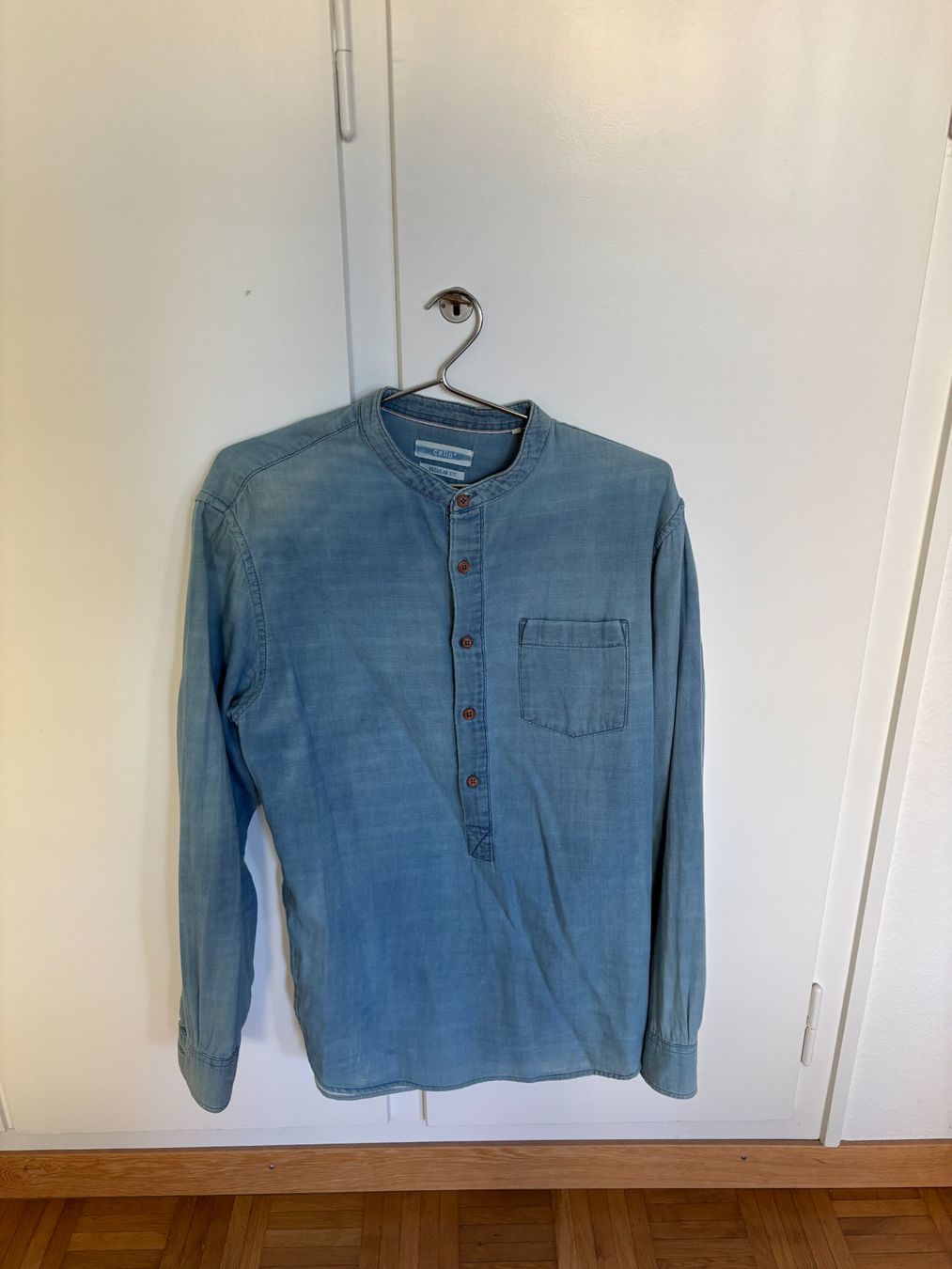 Camicie: Helles Celio Jeansemd mit Stehkragen – Usato da Bern venduto da l_schweizer14