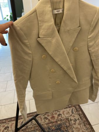 Blazer MNG Suit beige zweireihig Grösse 34 neuwertig