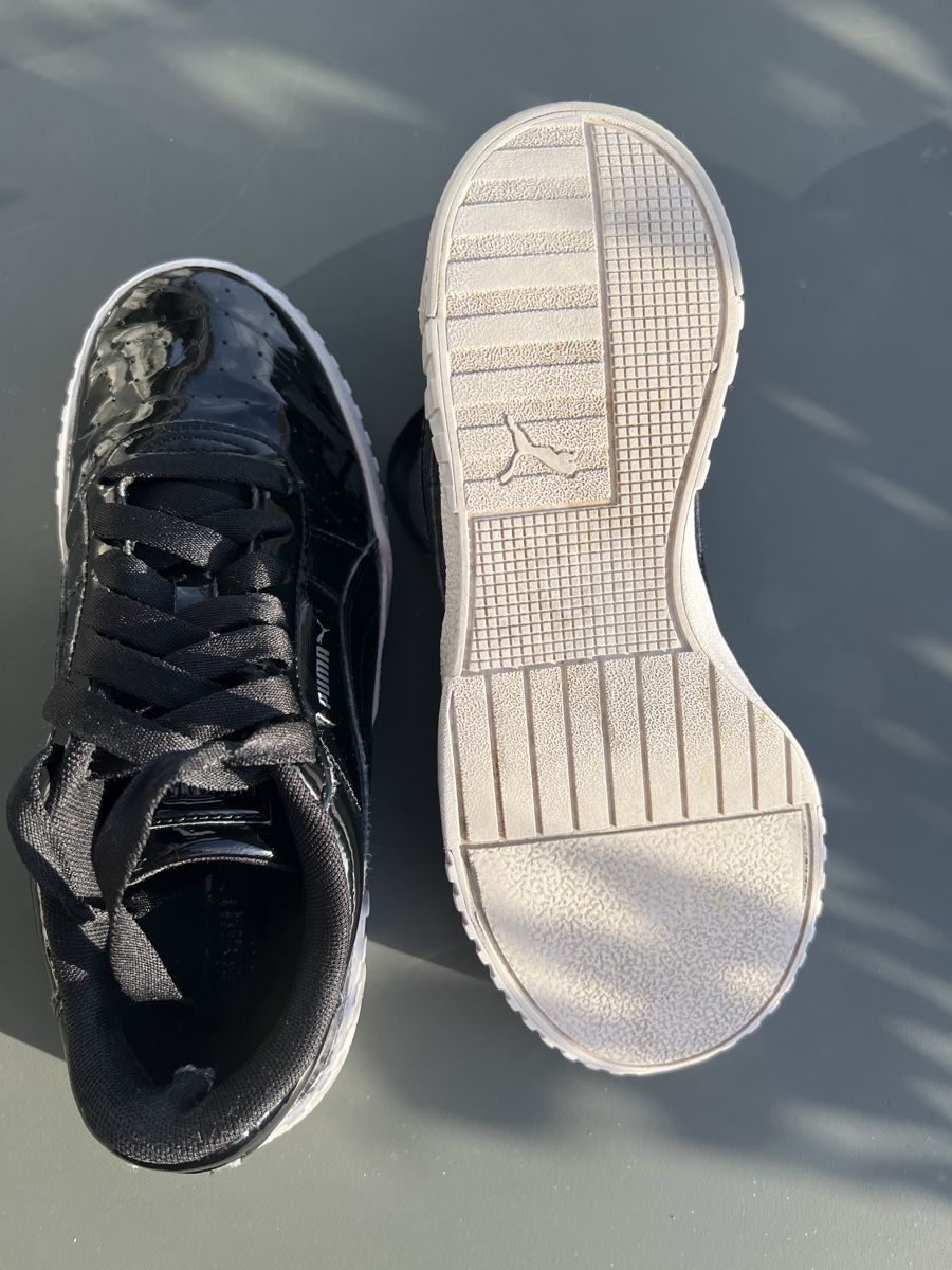 Puma Damenschuhe: Schwarze Puma Calis, Grösse 38, Lacklederimitation – Gebraucht aus Münsingen von est_s6vf 2