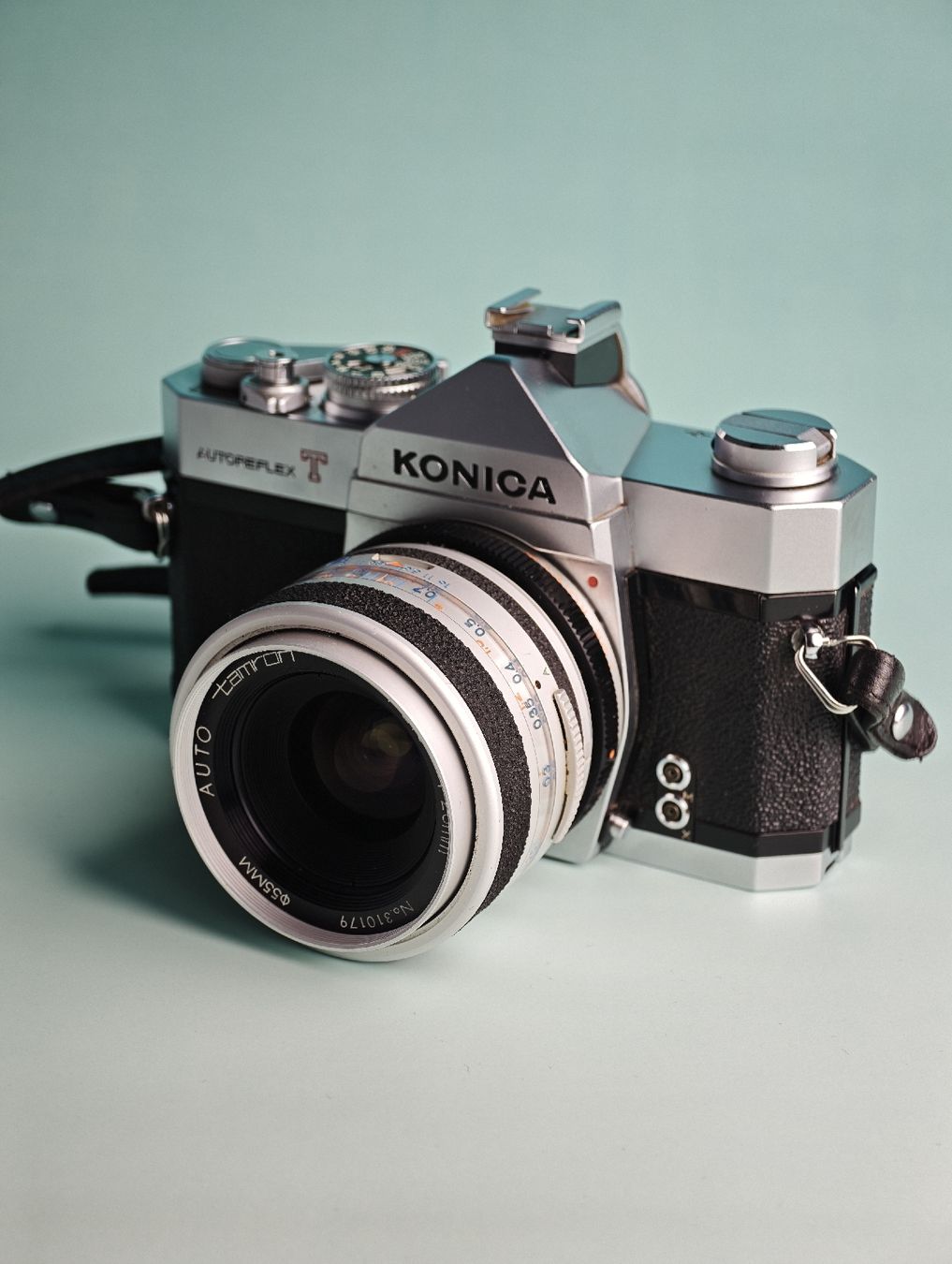 Konica Fotocamera: Konica Autoreflex T – Usato da Oron-le-Châtel venduto da max_zg5l