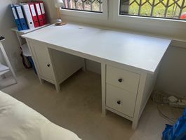 Ikea Schreibtisch mit Lampe, weiss, sehr guter Zustand, Top!
