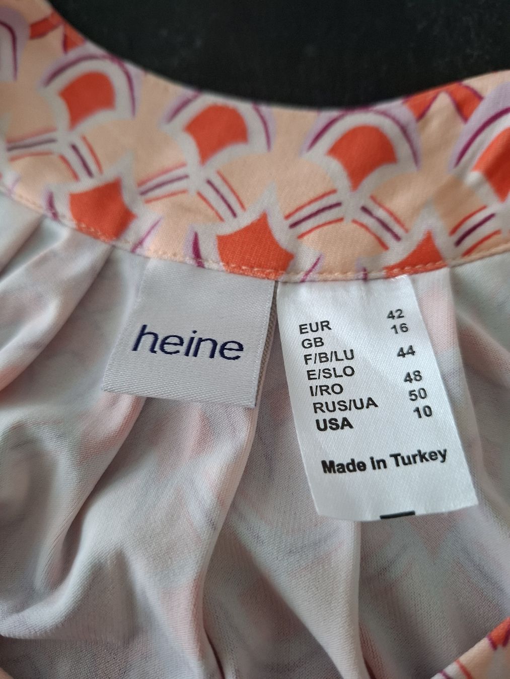 Top: Heine Sommertop gemustert Grösse 40/42 2 Stk – Usato da Siebnen venduto da Knipser5 3