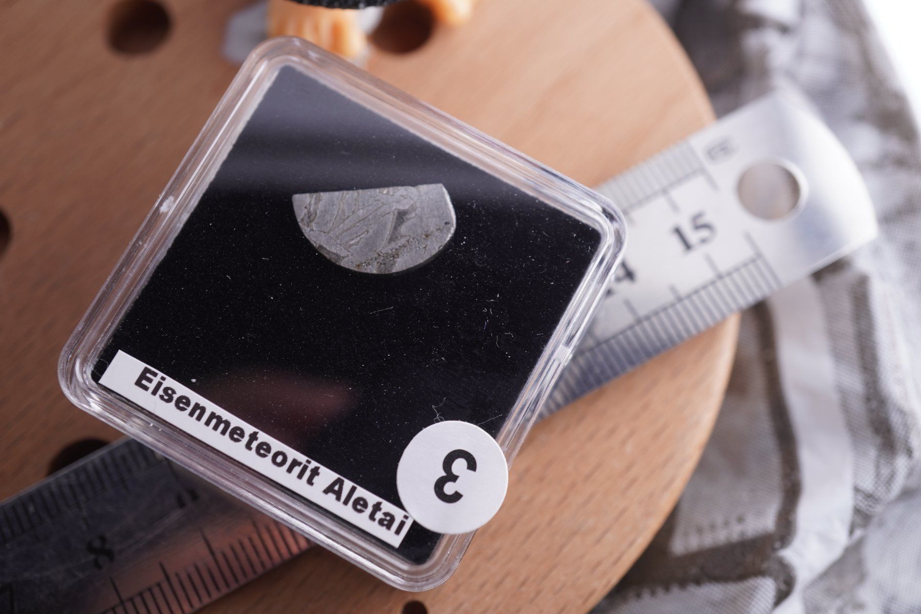 Minerali & Pietre curative: Eisenmeteorit Scheibe   Aletai    Ab 1.- – Nuovo e nell'imballaggio originale da Eschenbach SG venduto da topstone 1