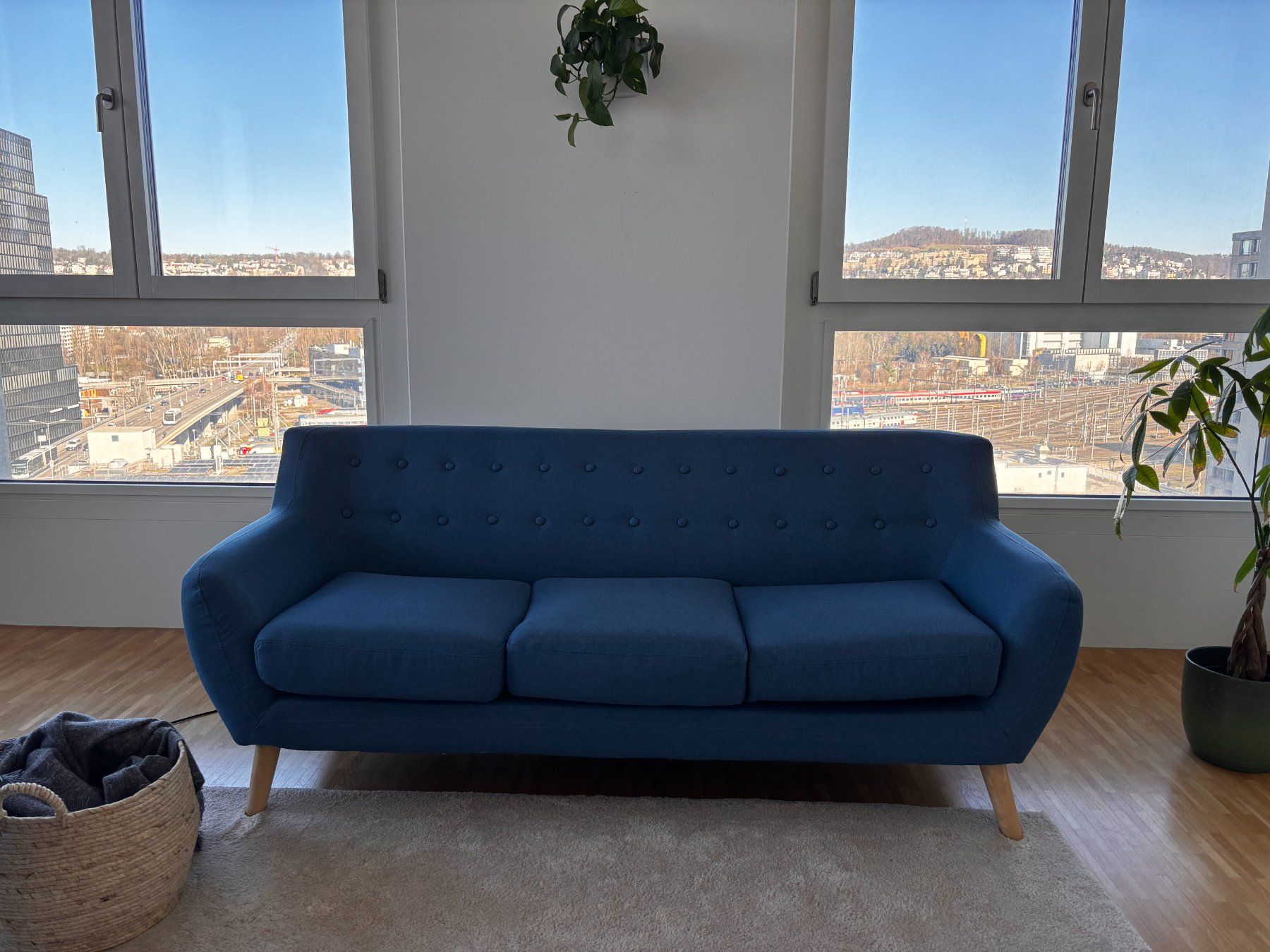 Divani: 2x Scandinavian 3 seater blue sofa set – Usato da Zürich venduto da Bigi_