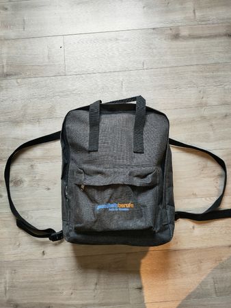 grauer Rucksack