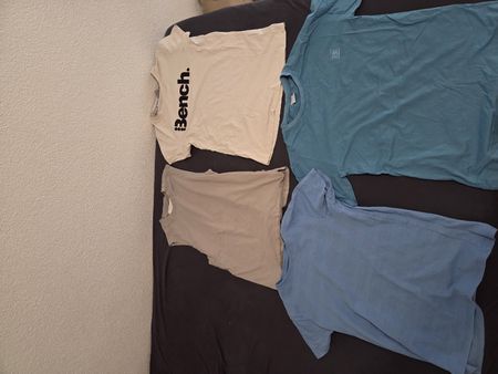 4 T-Shirts Bench und andere Marken jungs 164