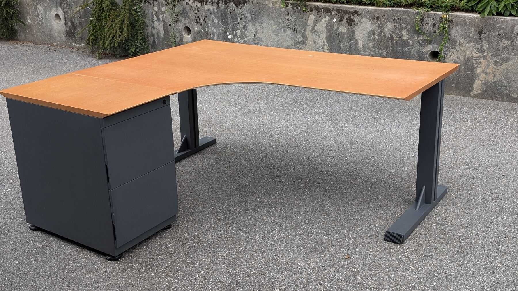 Bureaux: BIGLA Bureau + meuble tiroirs – D'occasion à La Croix -Lutry par fre_686w 4