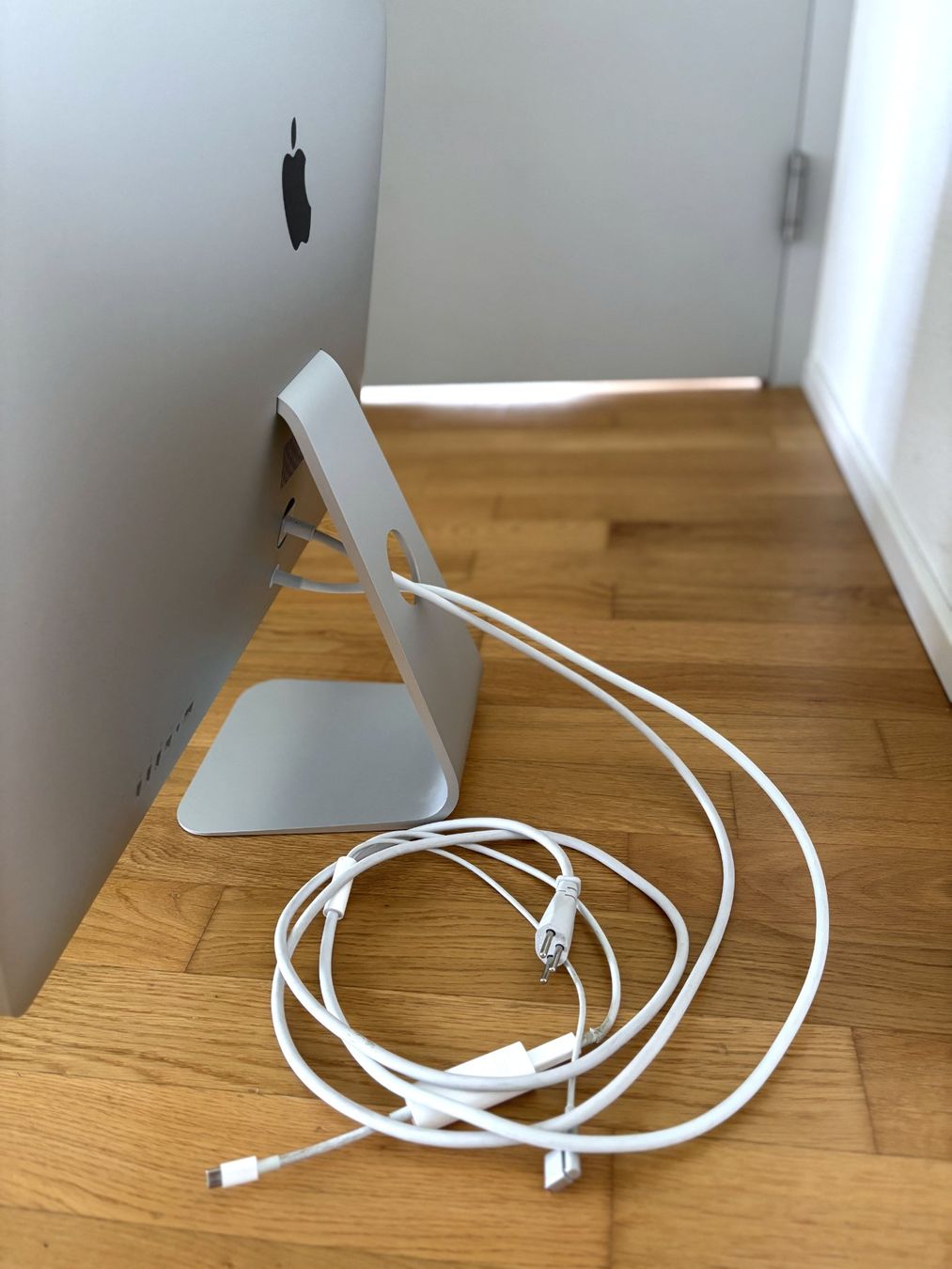Apple Monitor: Apple Thunderbolt 27" LED Cinema Display A1407 Bildschirm – Usato da Holzhäusern ZG venduto da paula_w 1