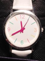 Weiße farbenfrohe  Damenuhr!Montre femme blanche new battery