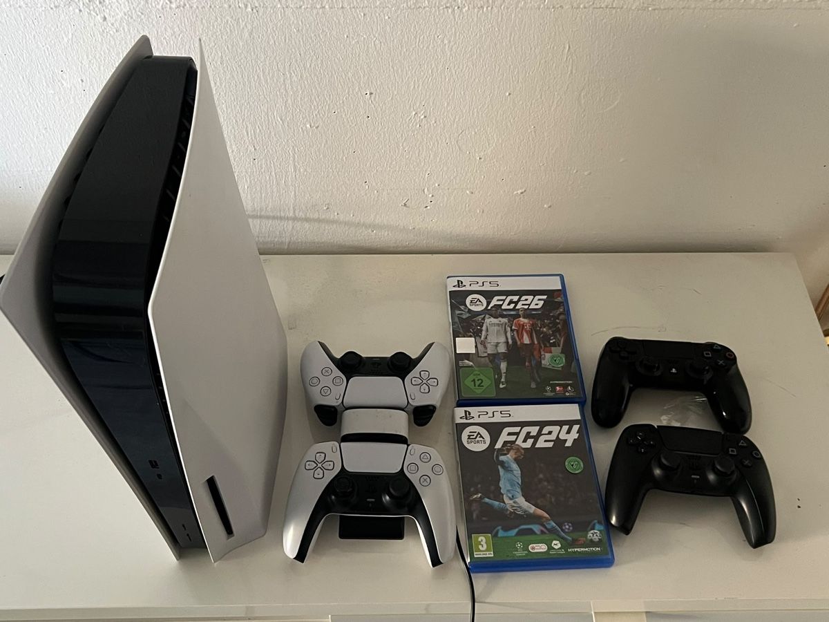 Docking station: Console Sony PlayStation 5 con 4 controller e 2 giochi – Usato da Dietikon venduto da bej_5ndy