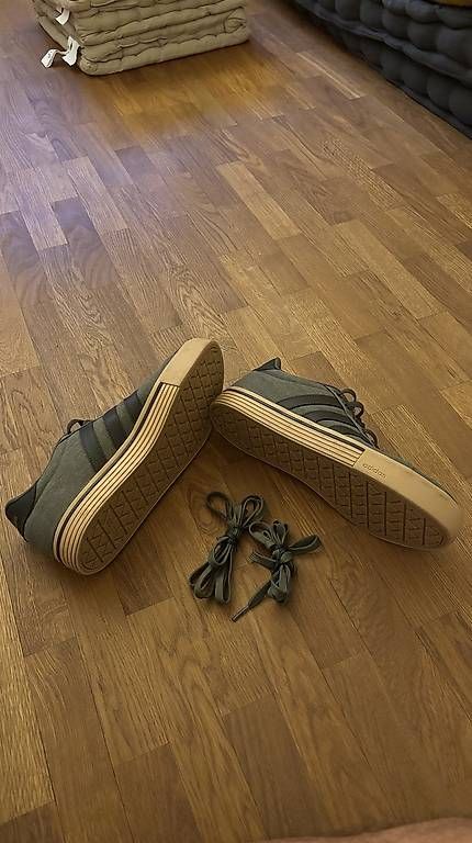 Adidas Scarpe da uomo: Adidas Schuhe olive (44 2/3) – Usato da Zürich venduto da lupolupo 1