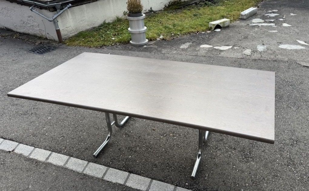 Tavoli: Bauhaus / Mid Century Modern Dining Table - Great Condition! – Usato da Effretikon venduto da expiredrice 2