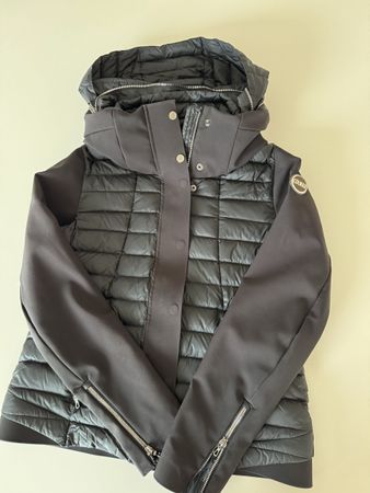 Colmar Daunenjacke schwarz mit Kapuze guter Zustand