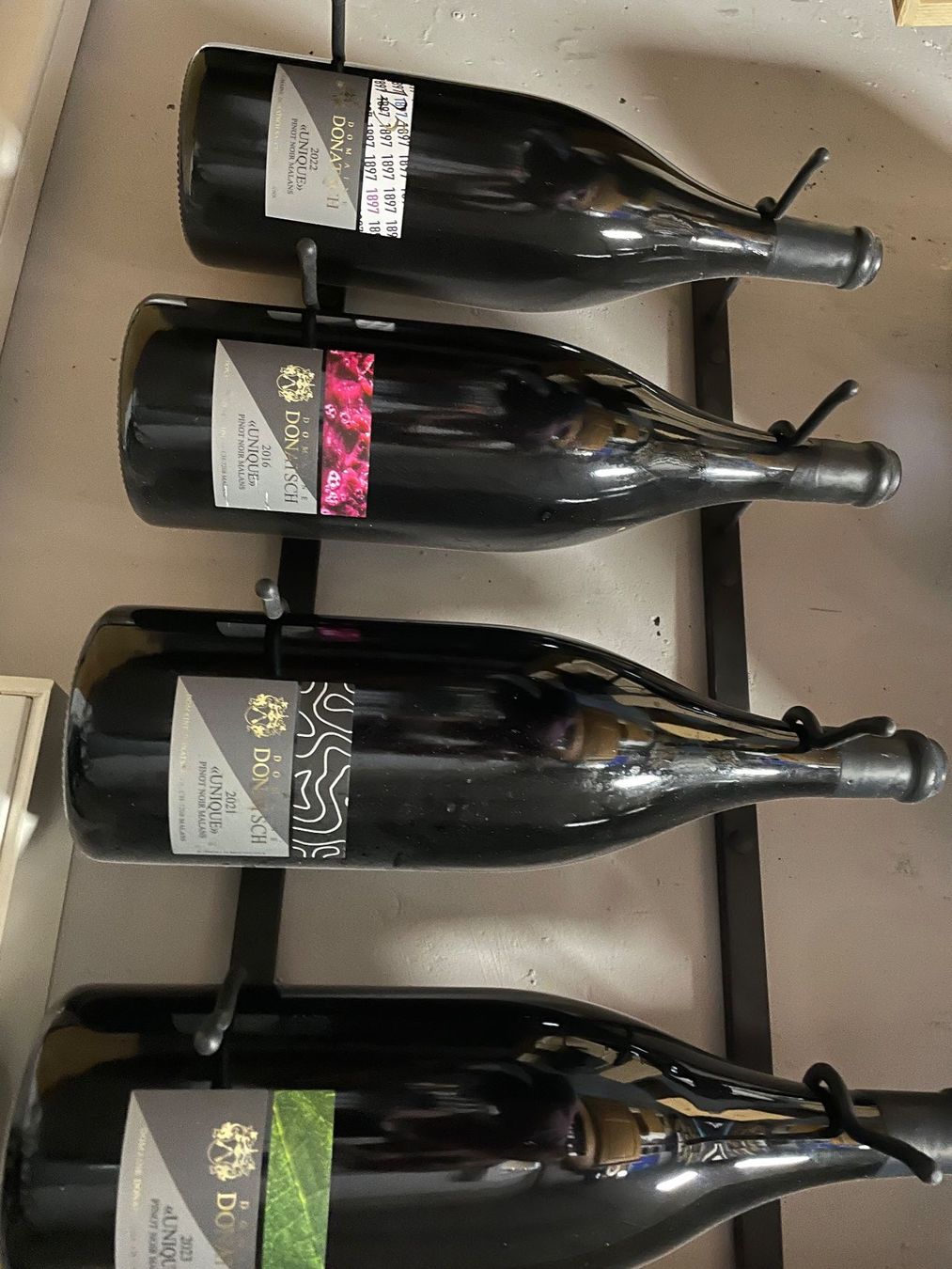 Donatsch Vino: Donatsch Pinot Noir Unique – Nuovo e nell'imballaggio originale da Nendaz venduto da martig01 1