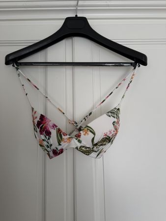 2x Bikini Oberteil gebraucht