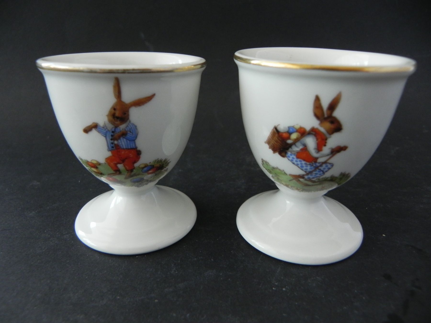 Altre Stoviglie: Für Ostern 2 hübsche Eierbecher mit Hasenmotiv – Nuovo (secondo la descrizione) da Zürich venduto da LodgE-21