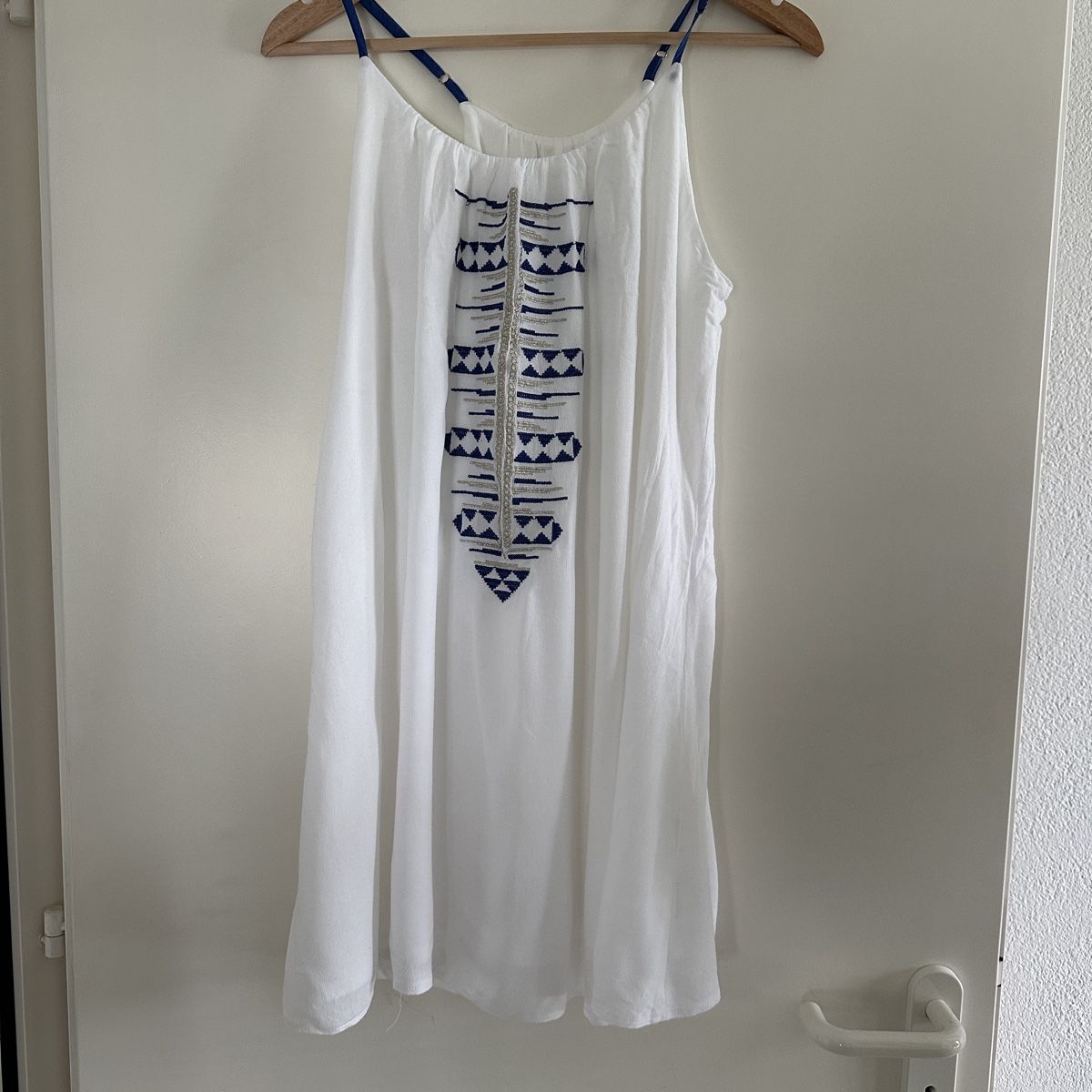 Goa Vestiti: WHITE BOHO HIPPIE DRESS S M – Usato da Zofingen venduto da JumpInVintage