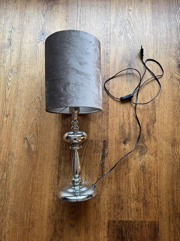 Lampade: Elegante Tischleuchte – Usato da Bremgarten AG venduto da Californi6 1