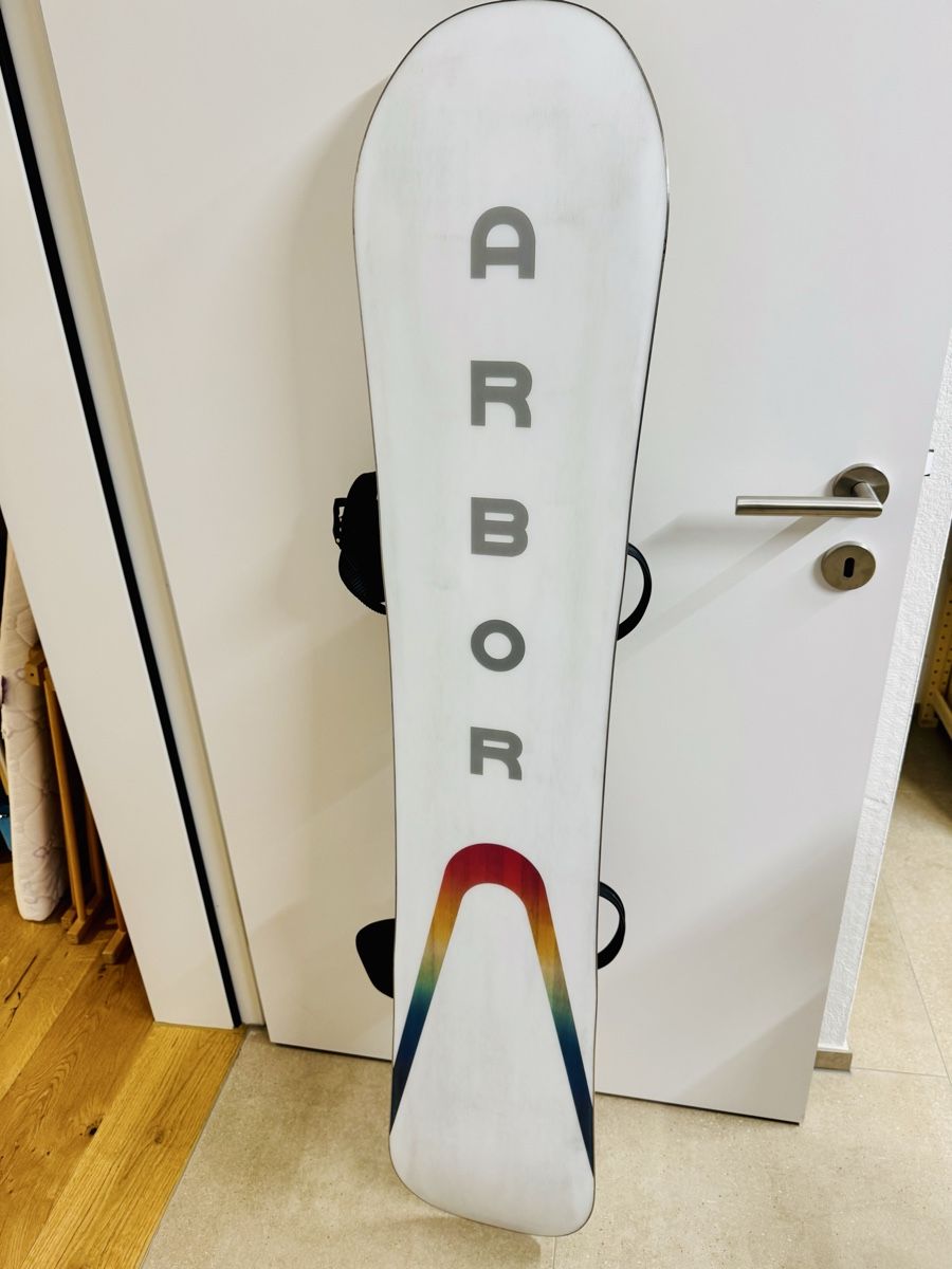 Arbor Board: Snowboard Arbor Poparazzi Camber 148 cm – Usato da Uerzlikon venduto da choerndli66 4