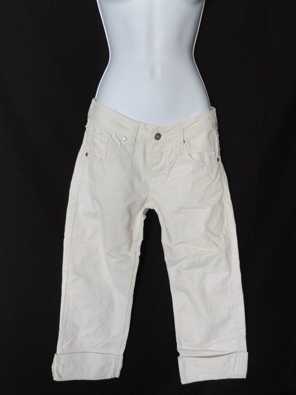 Pantalons: pantacourt effet jeans blanc – D'occasion à Genève par Axelle333 1