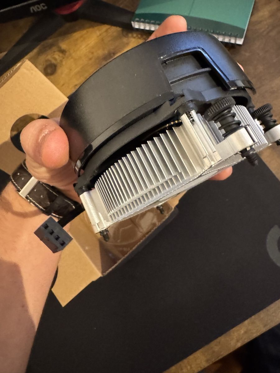 Amd Composants électroniques: CPU COOLER AMD STOCK – Neuf avec emballage d'origine à Cormoret par naaatsiiirt 1