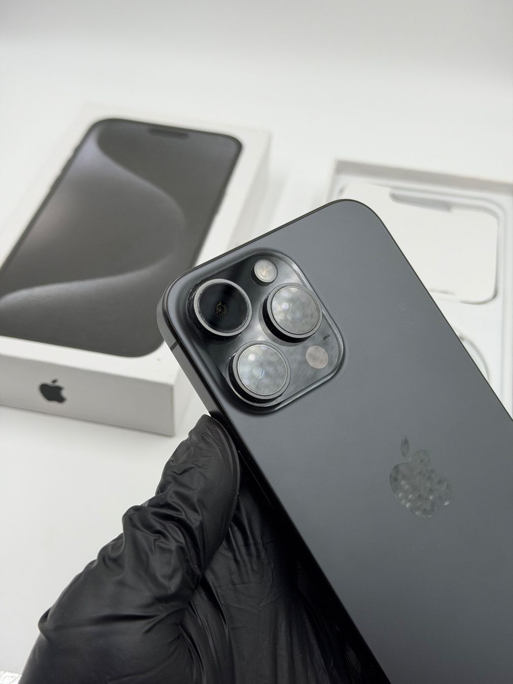 Apple Telefoni cellulari / Smartphones: Apple iPhone 15 Pro Max - 1TB | Wie neu – Usato da Campocologno venduto da ReplaceHub 1