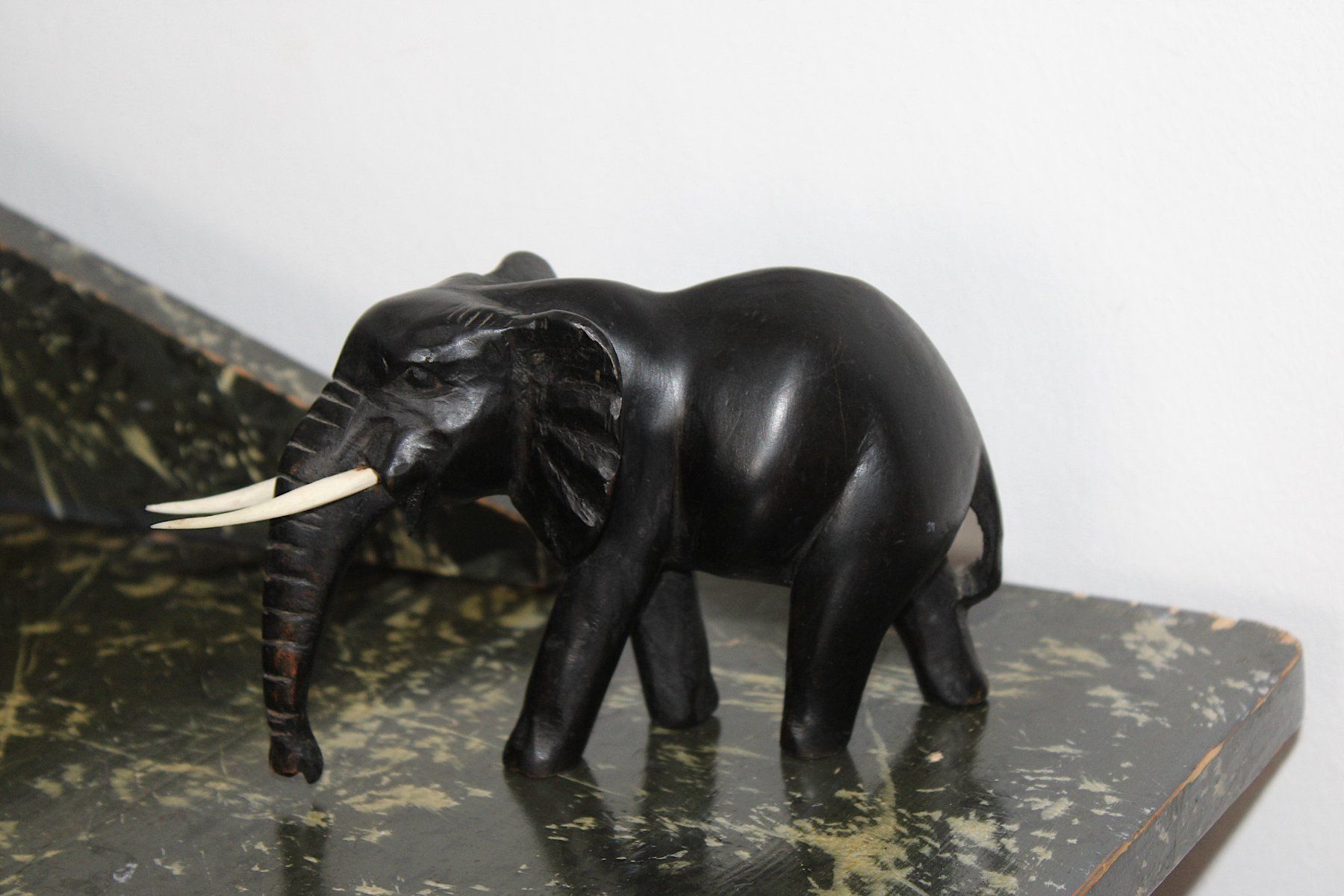 Figuren: Elefantenfigur, Holz – Gebraucht aus Locarno von fripui