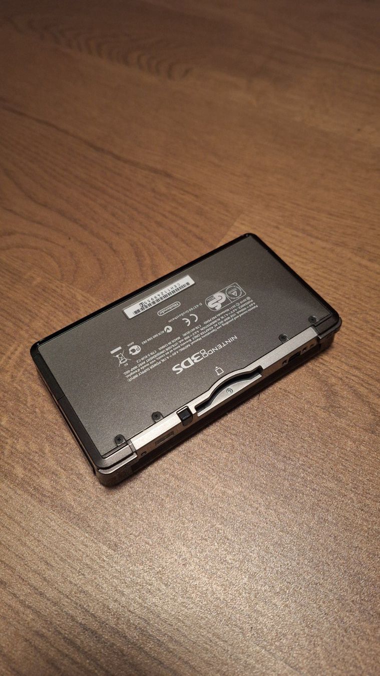 Nintendo Console: Nintendo 3DS Schwarz – Usato da Bachenbülach venduto da 4player4 7