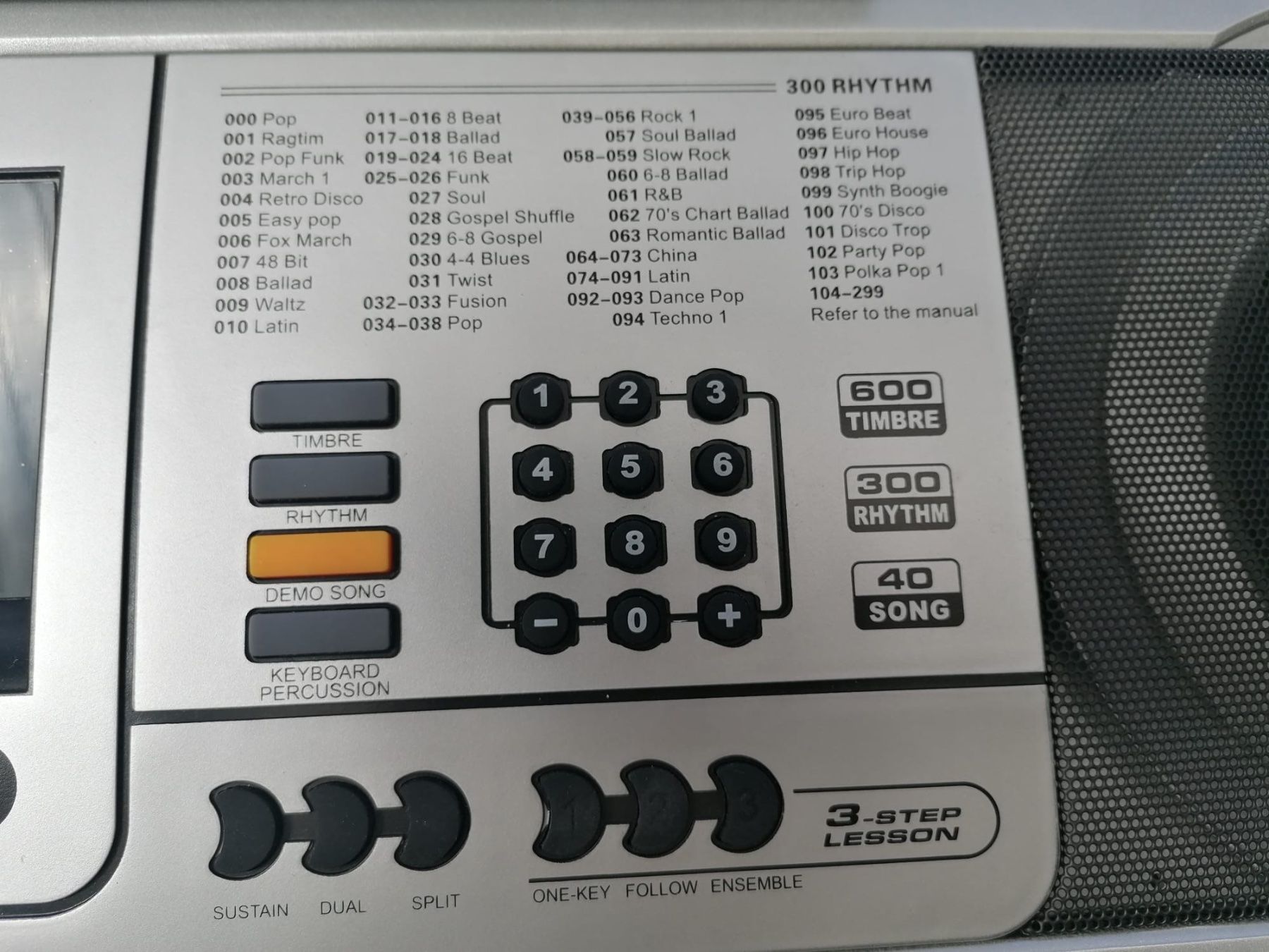 Strumenti musicali: Keyboard 61 Keys Teaching Type – Usato da Horn venduto da Karia_Meller 3