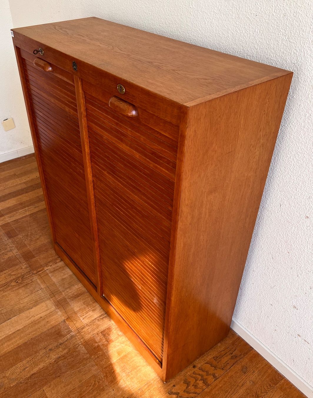 Schränke: Zweiteiligen Rollladenschrank, Guhl & Scheibler, Basel – Gebraucht aus Tecknau von salzberg.ch 2