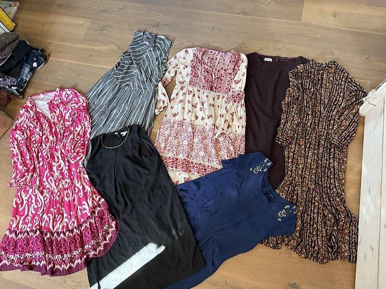 Lotti di vestiti: 7 Kleider M / L – Usato da Zürich venduto da Sashkica