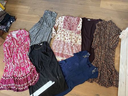 7 Kleider M / L