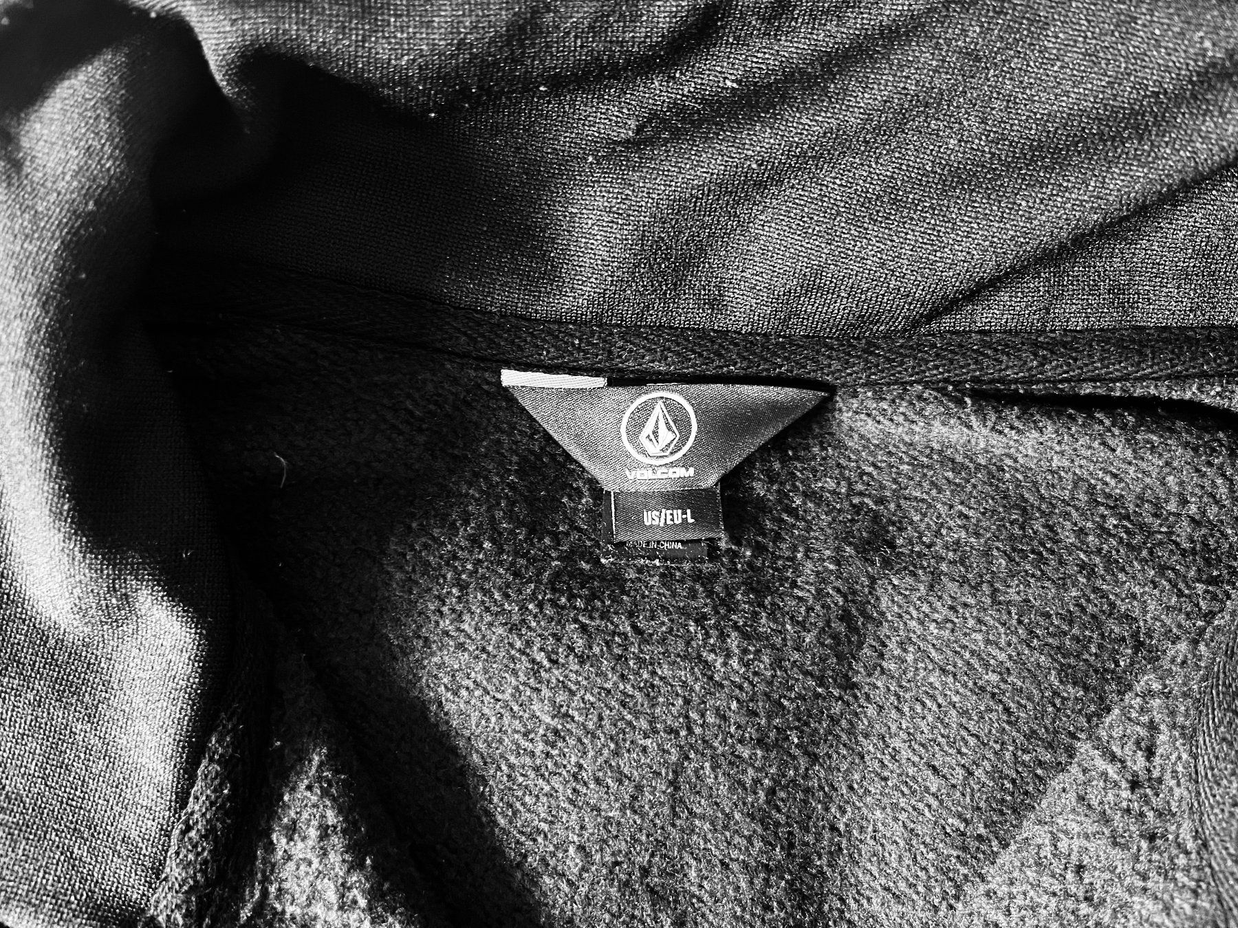 Maglioni & Felpe: Pull-over marque Volcom noir, Taille L – Usato da Genève venduto da Donnet2 4