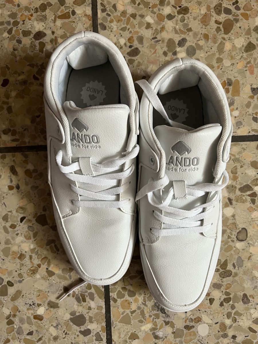 Scarpe da uomo: Weisse Lando Sneaker Gr. 45/12 – Usato da Bad Zurzach venduto da Heugumper7