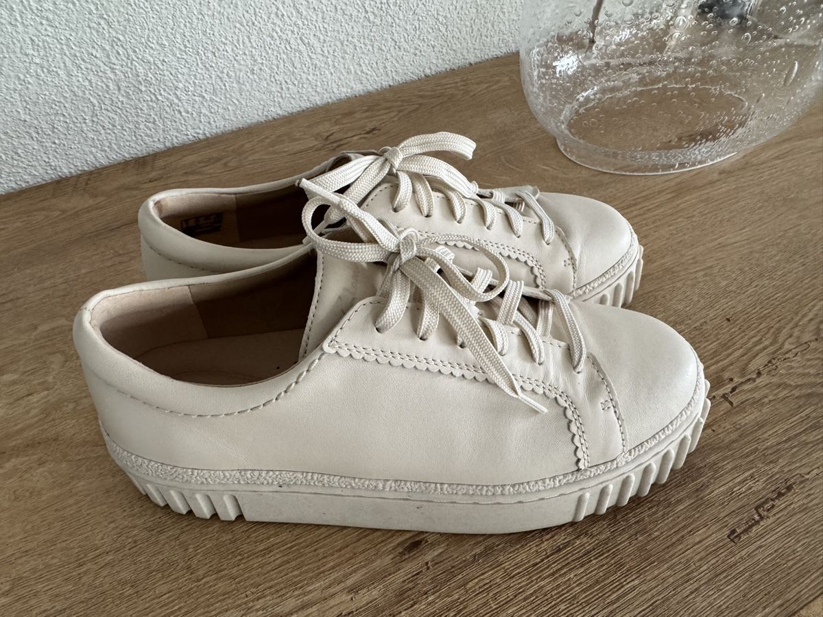 Clarks Scarpe da donna: White Leather Sneakers Clarks 39.5 - new – Nuovo (secondo la descrizione) da Zürich venduto da lui_ns5h 1