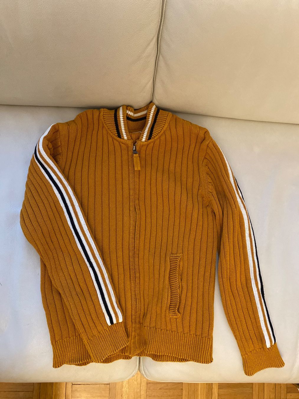 Lotti & Set di vestiti: Pull et jaquette pour garçon ORCHESTRA, t. 140 – Usato da Genève venduto da Fencer3_914 2