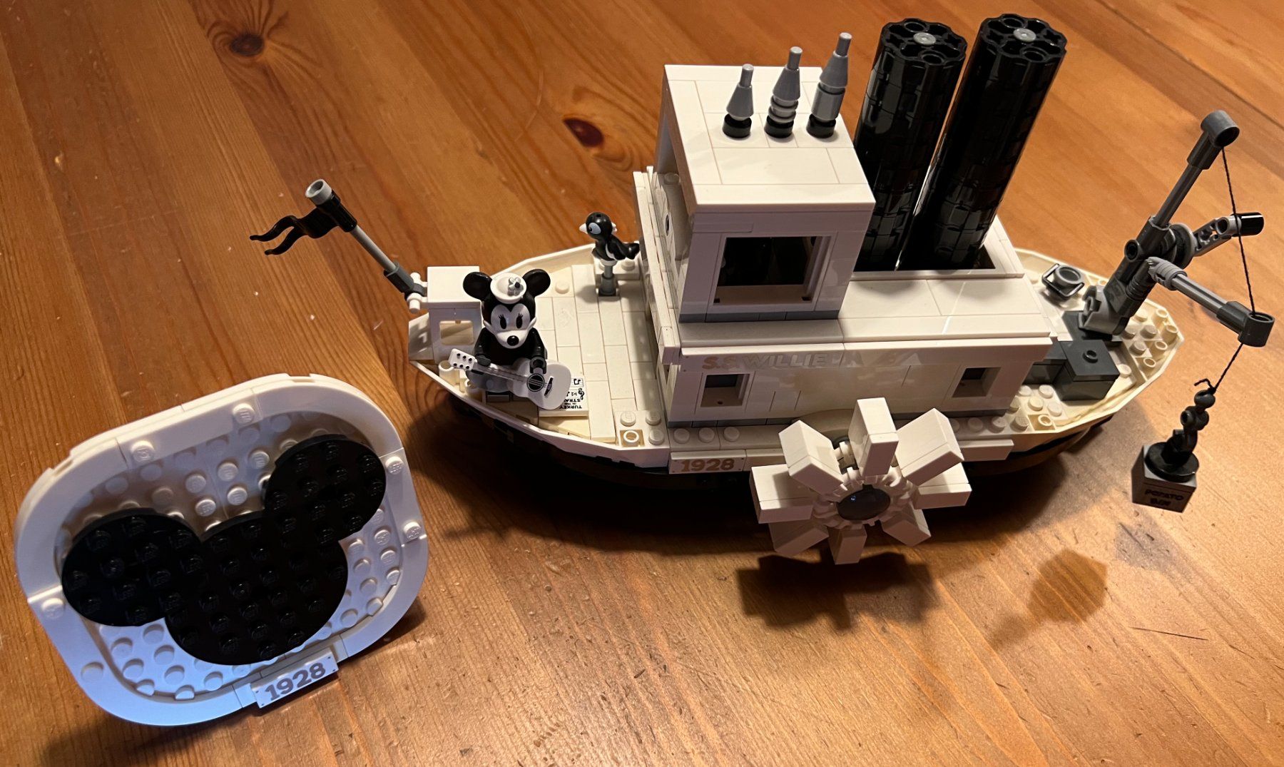 Lego Giocattoli: Lego Mickey Mouse Steamboat Willie – Usato da Uster venduto da Stoessda