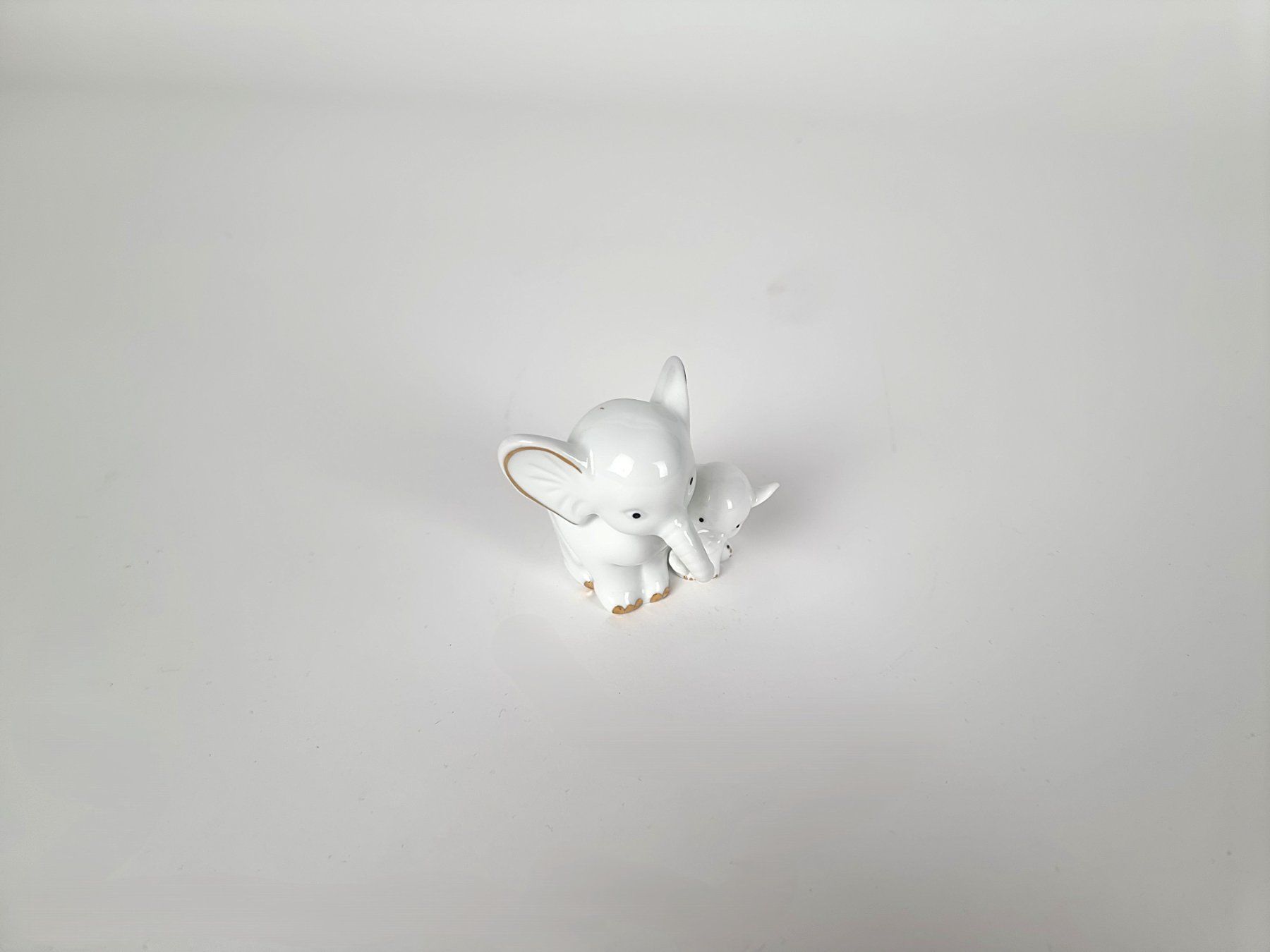 Statuette: Porzellan Elefant – Usato da Urtenen-Schönbühl venduto da Restwert_Schoenbuehl 2