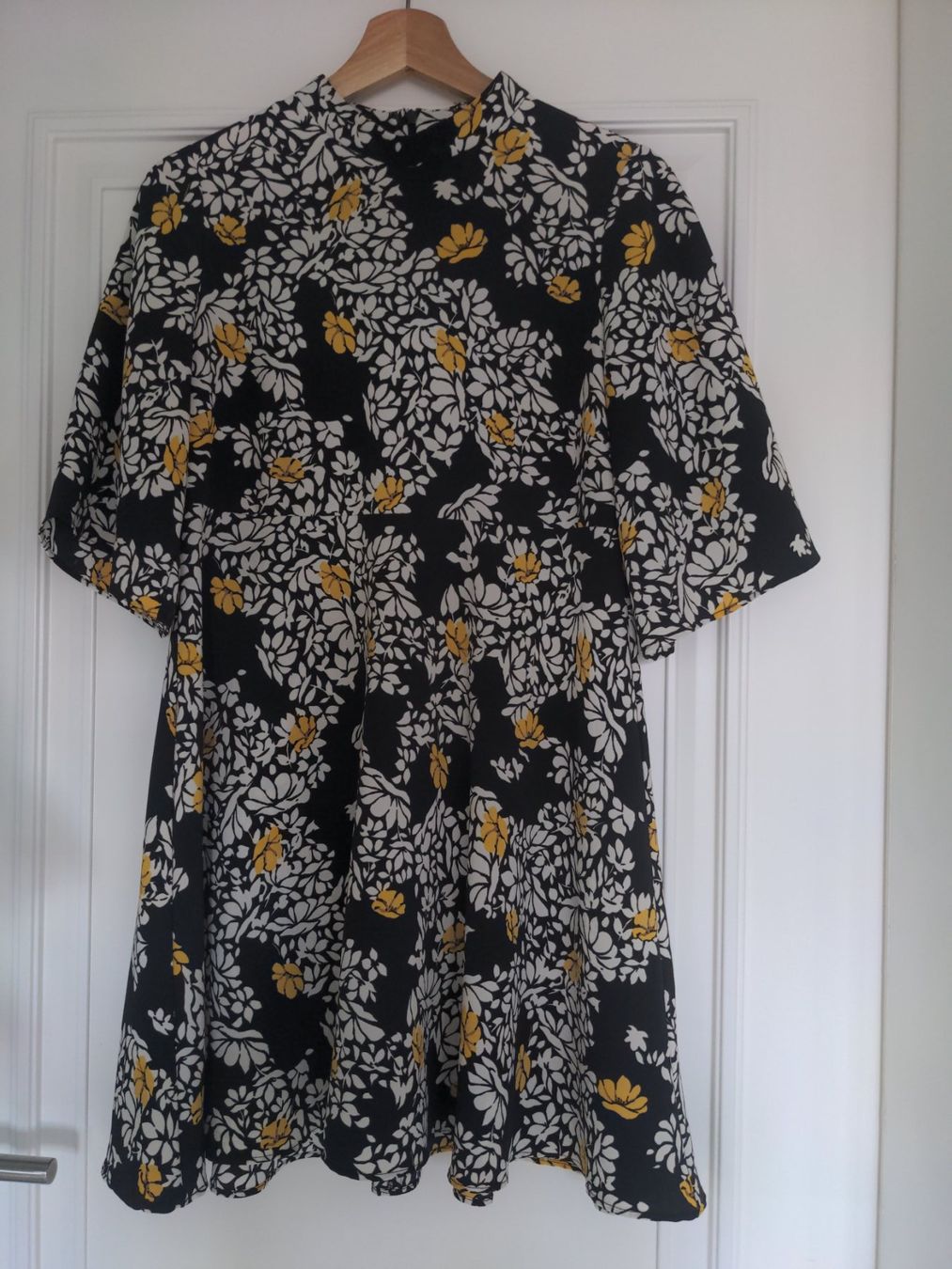 Vestiti: Robe Zara (style Bash) – Nuovo (secondo la descrizione) da Grueningen venduto da t.campanella