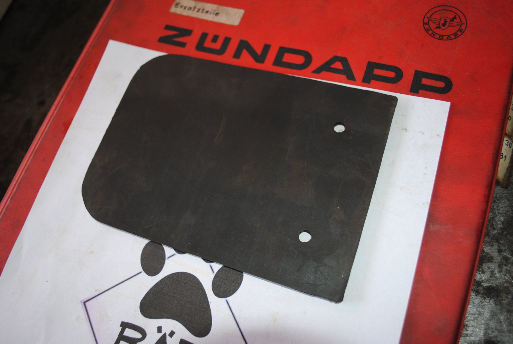 Zündapp Pièces pour mobylette: Spritzschutz Lappen – Neuf (Voir description) à Subingen par Baergarage 3