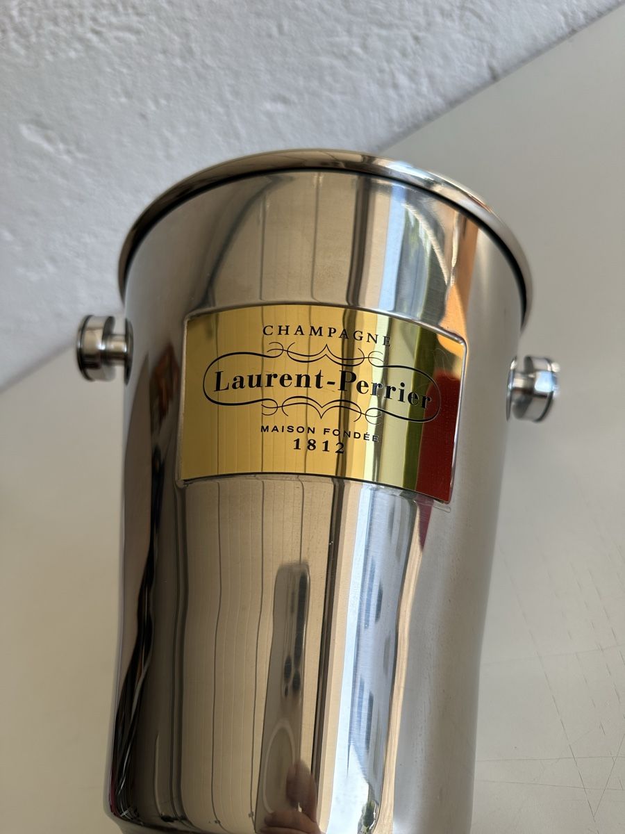 Laurent Perrier Sonstiges: Laurent-Perrier Champagnerkühler Edelstahl Leder – Gebraucht aus Zetzwil von ZB05 7